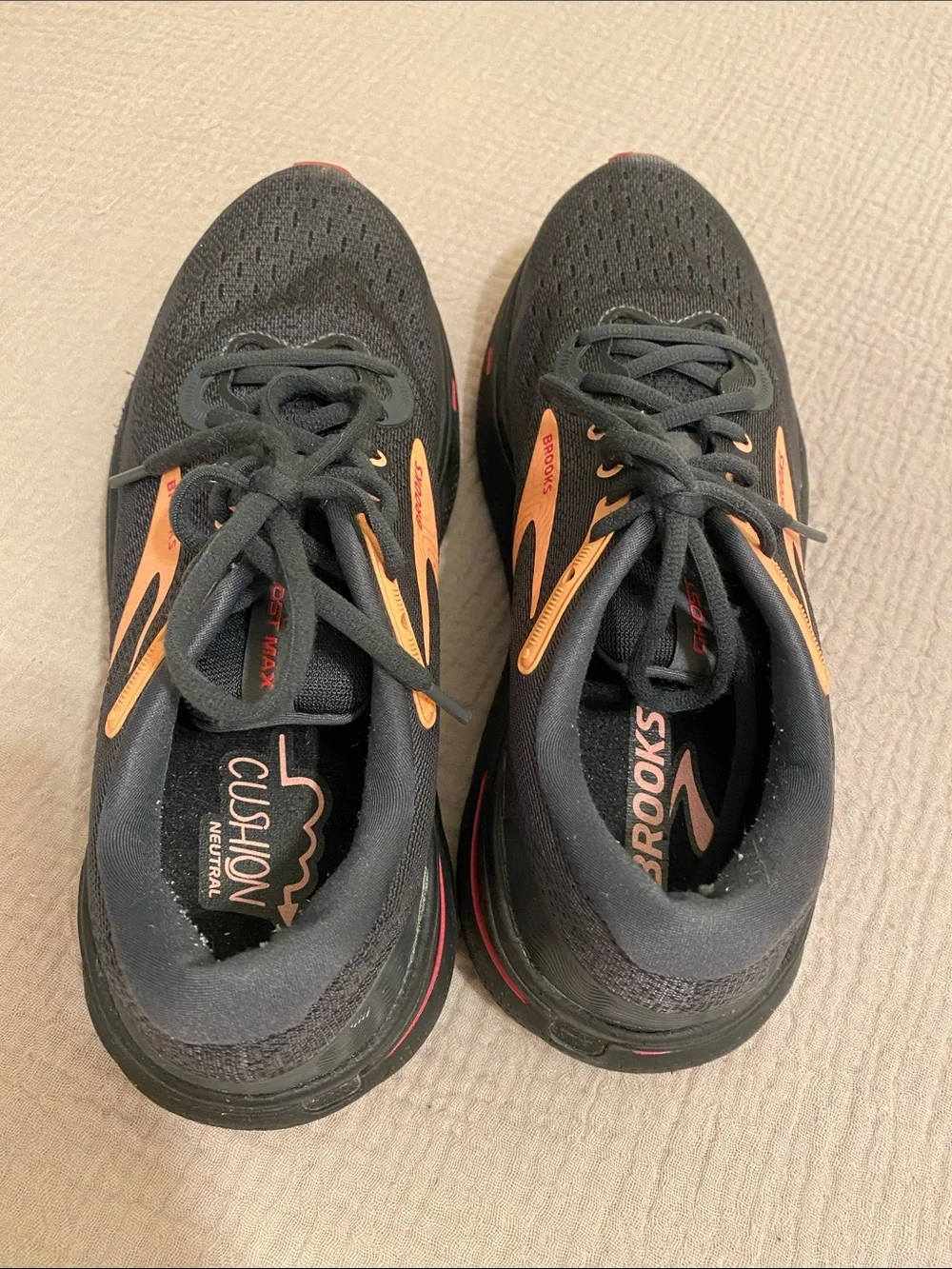 Brooks Ghost Max gray Running Sneakers with Orange and Red Accents. Size 9.5